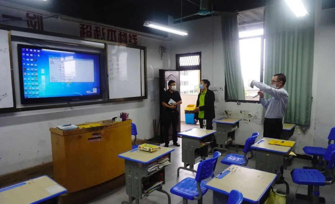 省教育廳韓主任一行蒞臨黃岡金盤高級中學(xué)開展2020春季開學(xué)復(fù)課專項檢查工作 省教育廳韓主任一行蒞臨黃岡金盤高級中學(xué)開展2020春季開學(xué)復(fù)課專項檢查工作