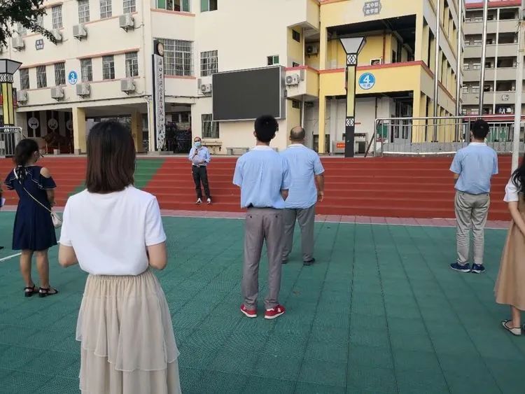 ?？邳S岡金盤高級中學(xué)開學(xué)防疫演練已開始！