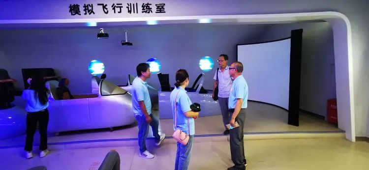 參觀學習取真經(jīng) 借鑒經(jīng)驗促提升——?？邳S岡金盤高級中學赴黃岡中學研修交流