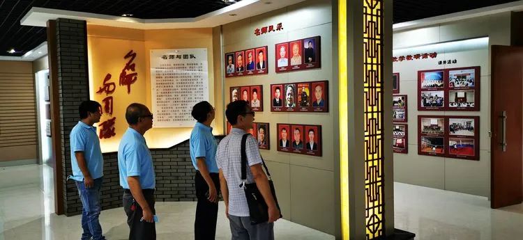 參觀學習取真經(jīng) 借鑒經(jīng)驗促提升——?？邳S岡金盤高級中學赴黃岡中學研修交流