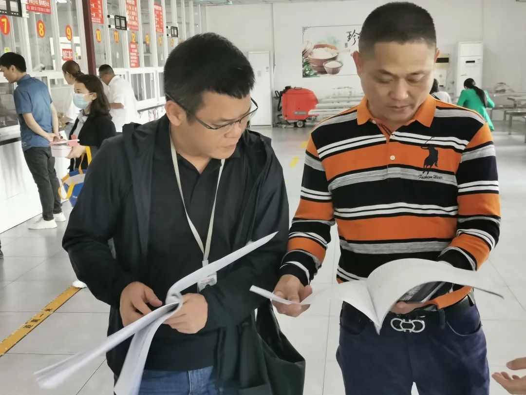 護(hù)航新學(xué)期——?？谑惺袌霰O(jiān)督管理局來我校開展學(xué)校食堂食品安全聯(lián)合檢查工作