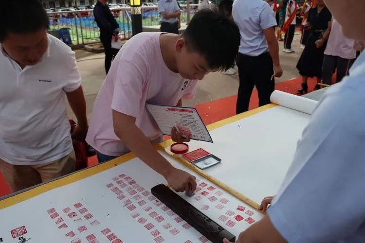 ?？邳S岡金盤高級(jí)中學(xué)——十八而至，放飛理想2021屆成人禮