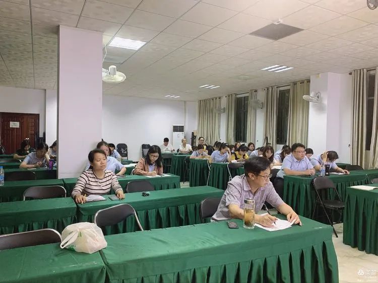 不負(fù)光陰，砥礪前行——高二年級下學(xué)期期中考試表彰