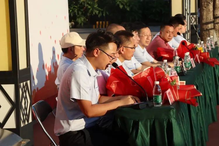 ?？邳S岡金盤高級(jí)中學(xué)——十八而至，放飛理想2021屆成人禮