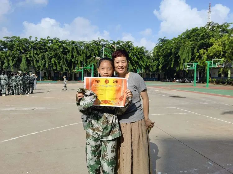 迷彩軍訓(xùn) 青春無(wú)悔