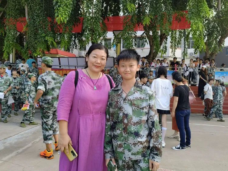 迷彩軍訓(xùn) 青春無(wú)悔