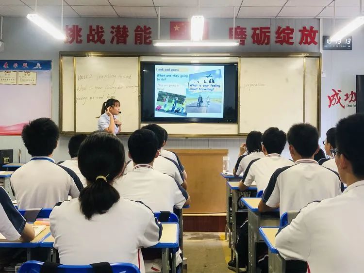 【校園動(dòng)態(tài)】以教促學(xué) 引領(lǐng)方向——記?？谑薪膛嘣毫_家富老師蒞臨?？邳S岡金盤(pán)高級(jí)中學(xué)指導(dǎo)教學(xué)工作