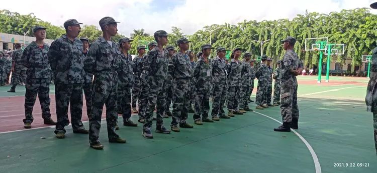 迷彩軍訓(xùn) 青春無(wú)悔