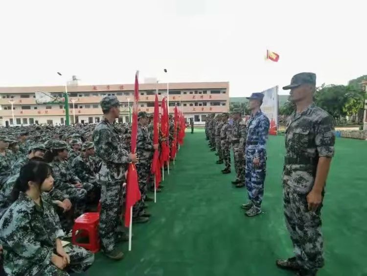 ?迷彩軍訓(xùn)，青春蛻變——?？邳S岡金盤高級中學(xué)2021級高一年級軍訓(xùn)