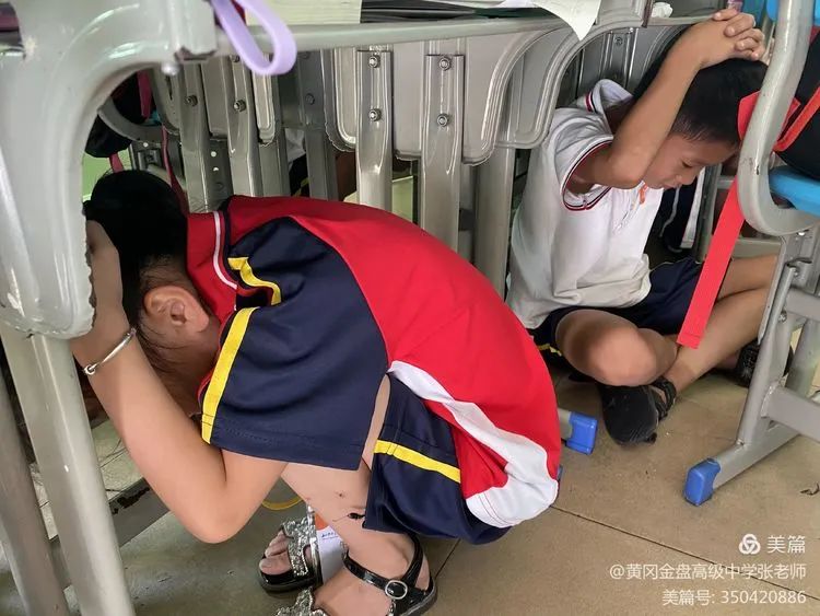 防患于未然 與平安相伴——海口黃岡金盤高級(jí)中學(xué)金盤校區(qū)緊急疏散演練