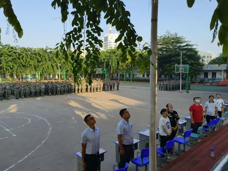迷彩軍訓(xùn) 青春無(wú)悔