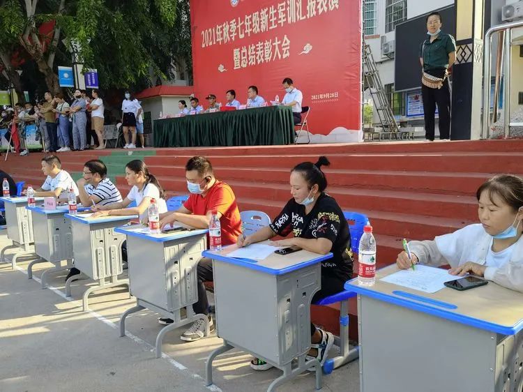迷彩軍訓(xùn) 青春無(wú)悔