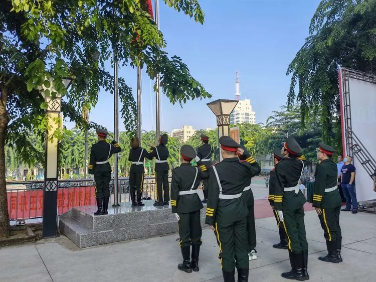 迷彩軍訓(xùn) 青春無(wú)悔