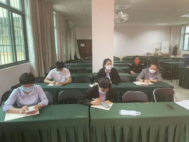 【校園資訊】?？邳S岡金盤高級中學 召開校園疫情防控應急處置工作會議