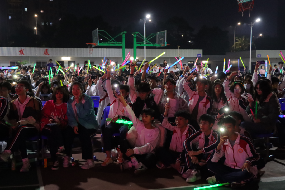 【校園新聞】青春逢盛世 起航在黃岡——?？邳S岡金盤高級中學(xué)2022椰海校區(qū)元旦晚會