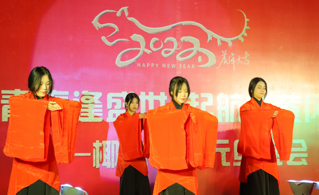 【校園新聞】青春逢盛世 起航在黃岡——?？邳S岡金盤高級中學(xué)2022椰海校區(qū)元旦晚會